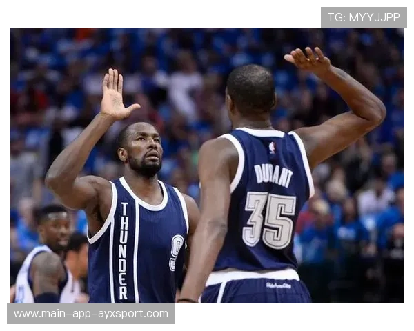 卡西利亚斯与老友重聚,画面暖心 卡西利亚斯与老友重聚,画面暖心