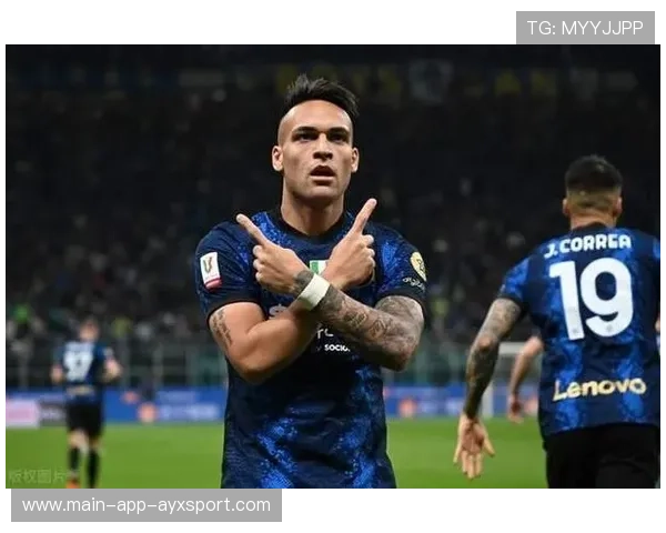 国际米兰弧顶附近处理球灵感丰富 国际米兰弧顶附近处理球灵感丰富