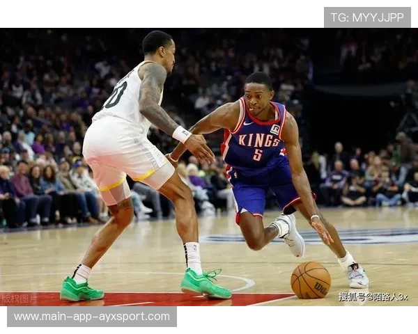 国王靠福克斯速度碾压,对攻节奏比对手更快 国王靠福克斯速度碾压,对攻节奏比对手更快