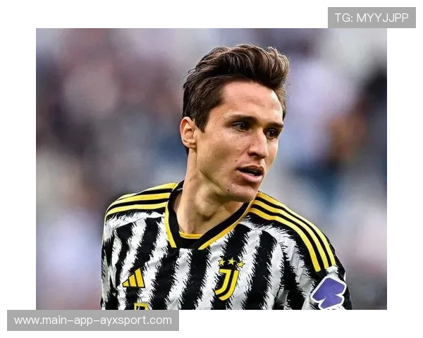 尤文基耶萨左脚弧线球洞穿人墙,重新定义足球精彩瞬间 尤文基耶萨左脚弧线球洞穿人墙,重新定义足球精彩瞬间