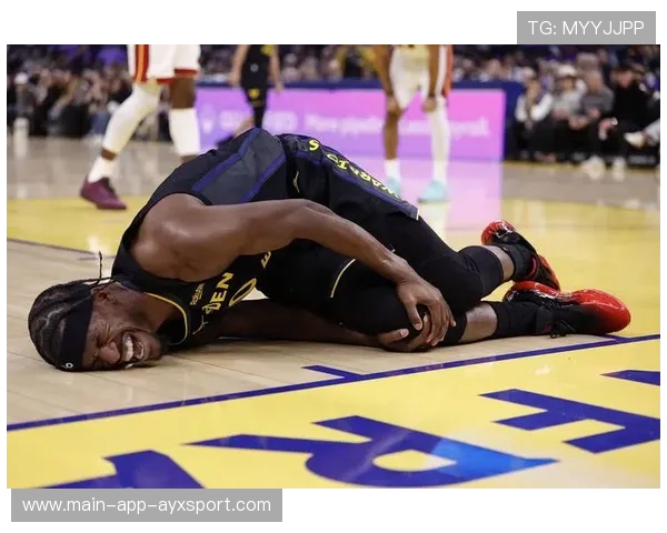 巴特勒关键时刻连造杀机，热火主场气势如虹